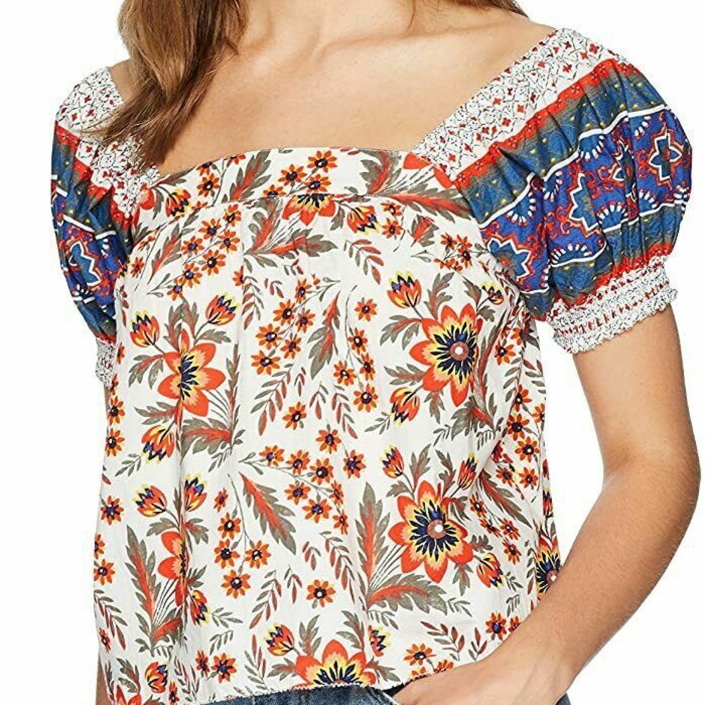 Floral Off-Shoulder Top cleonia